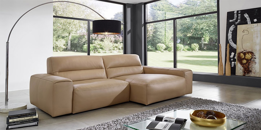 Fig.1 Couchgarnitur mit Chaiselongue Modell Bari